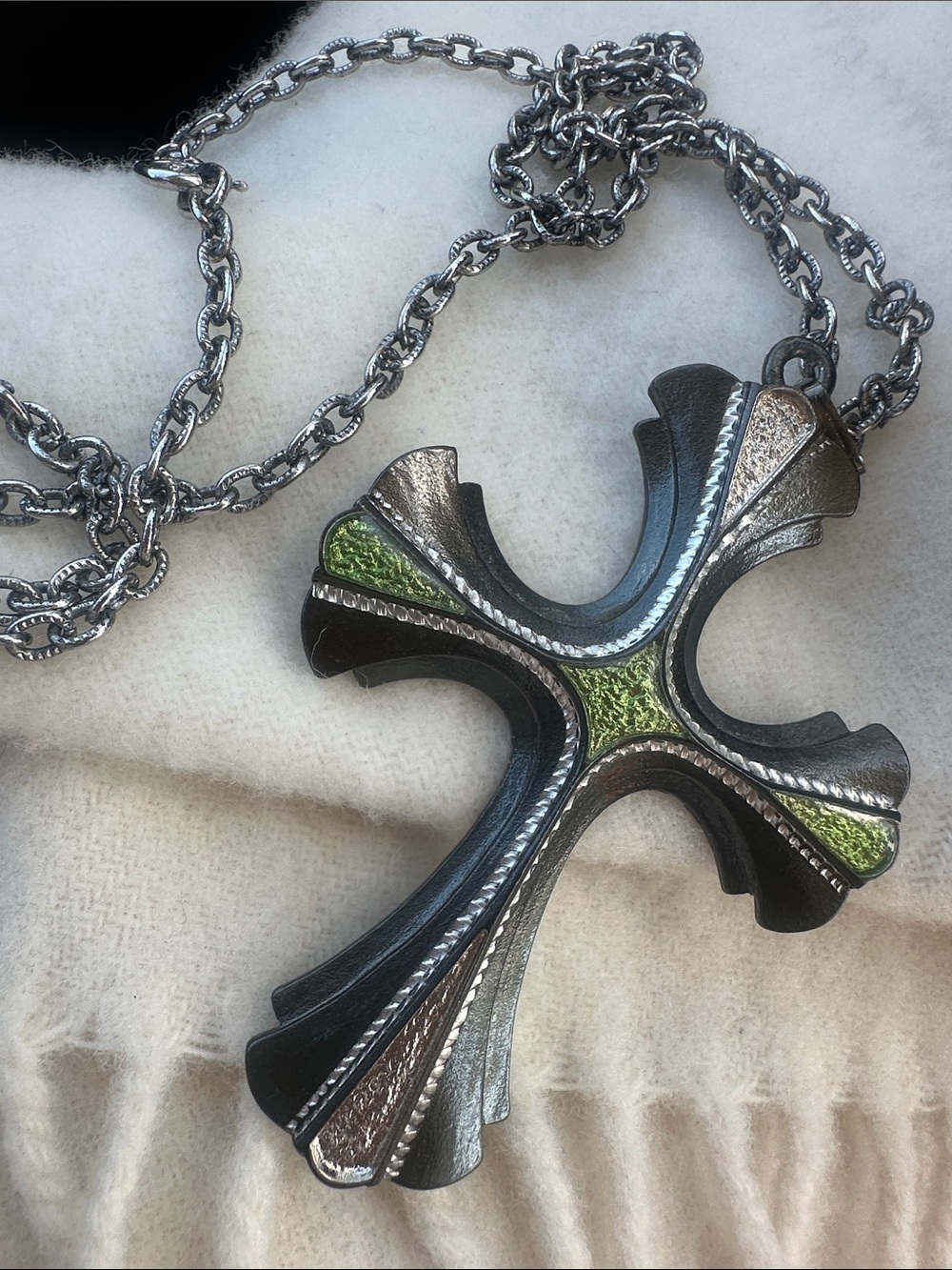 Sarah Coventry Limited Edition 1976 Oversized Cross Necklace Green Inlay